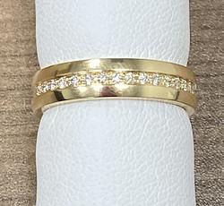 Wedding Band in Yellow Gold 18k with Diamond